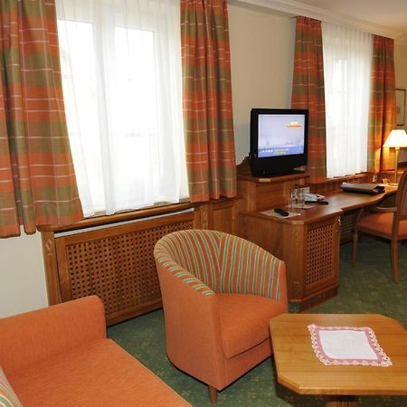 Pension Hochleitner Am Schlosspark تامسويغ المظهر الخارجي الصورة